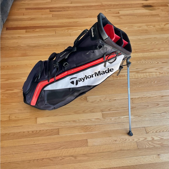 TaylorMade Bags Taylormade Lightweight Stand Bag Dual Strap Carry
